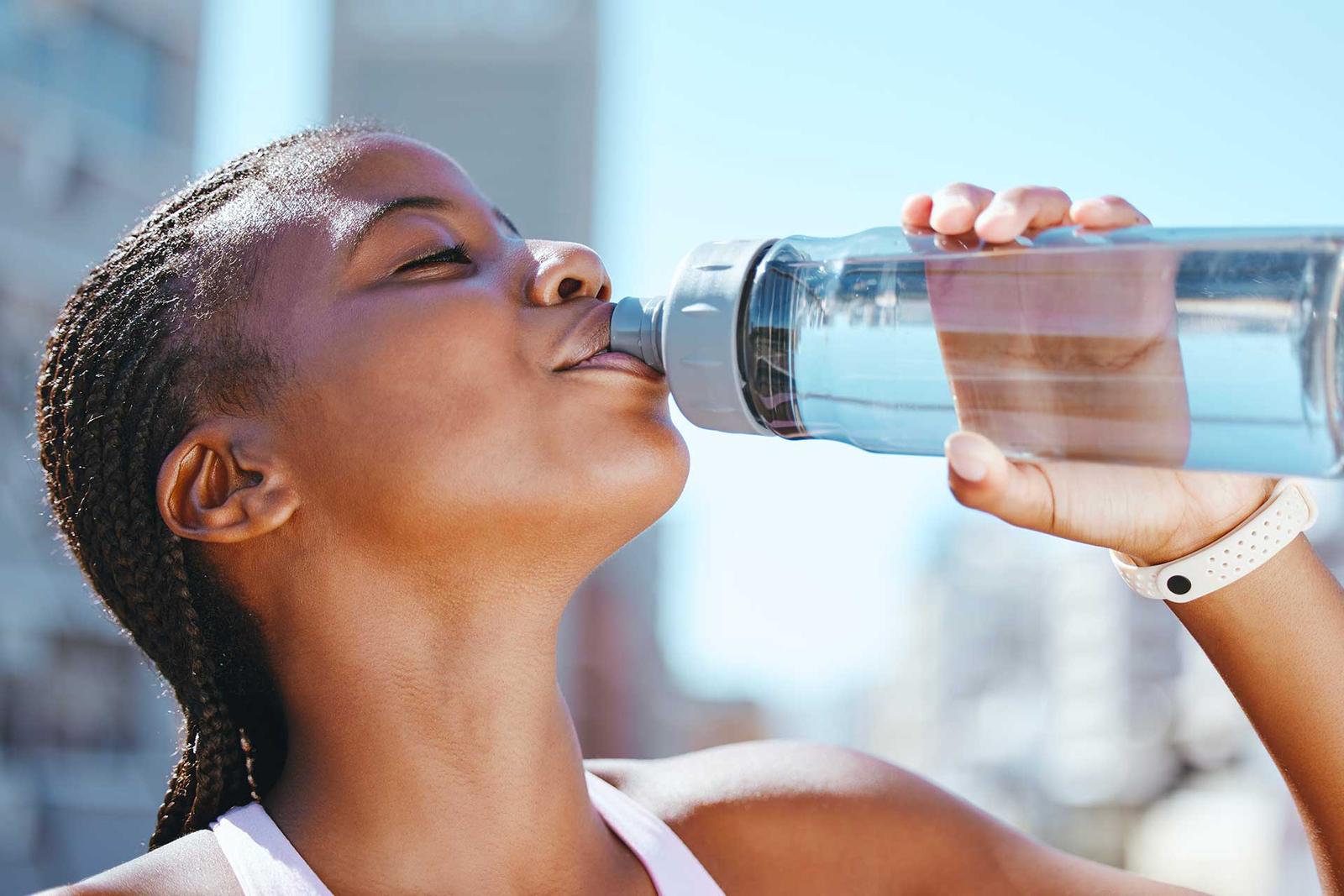 water filter with water splash